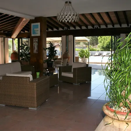 Semesteranläggning (resort) Marina Village