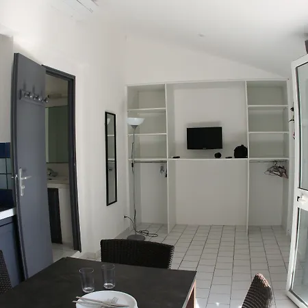 Marina Village Semesteranläggning (resort)