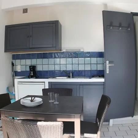 Üdülőközpont Marina Village