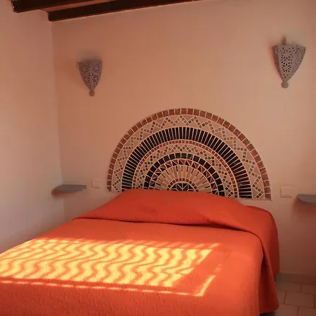 Üdülőközpont Marina Village *