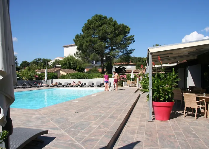 Marina Village Порто-Веккьо